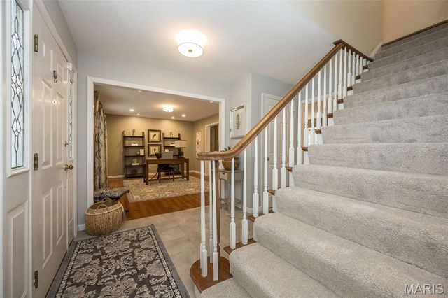 734 Chancellor Heights Drive, Manchester, MO 63011