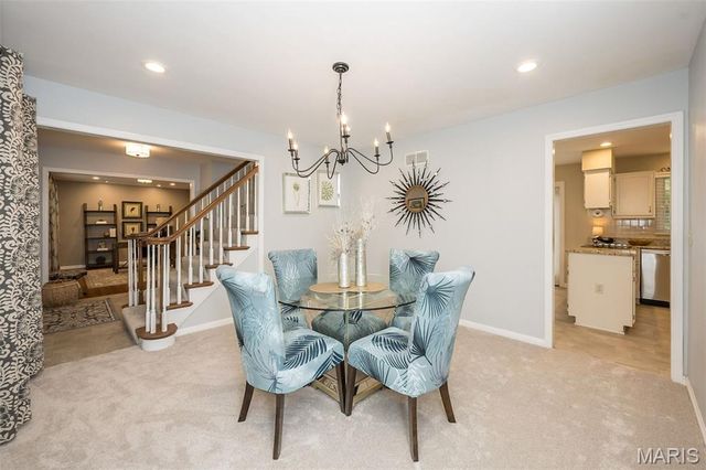 734 Chancellor Heights Drive, Manchester, MO 63011