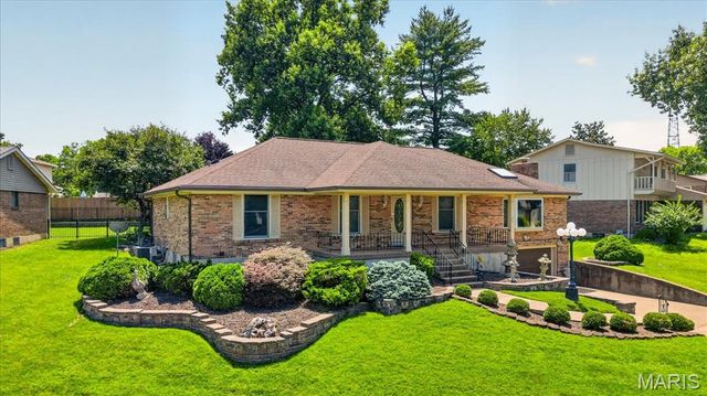 468 Falaise Drive, Creve Coeur, MO 63141