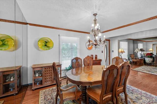 468 Falaise Drive, Creve Coeur, MO 63141
