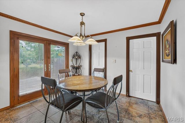 468 Falaise Drive, Creve Coeur, MO 63141