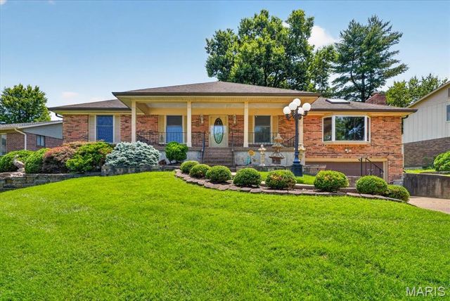 468 Falaise Drive, Creve Coeur, MO 63141