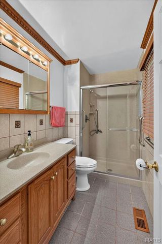 468 Falaise Drive, Creve Coeur, MO 63141