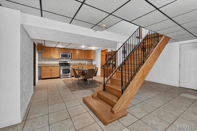 468 Falaise Drive, Creve Coeur, MO 63141