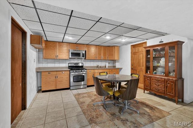 468 Falaise Drive, Creve Coeur, MO 63141