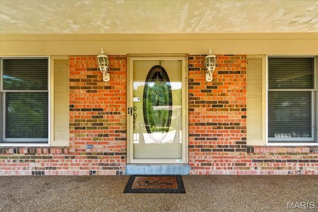 468 Falaise Drive, Creve Coeur, MO 63141