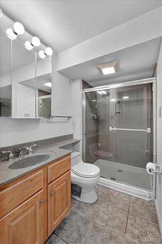 468 Falaise Drive, Creve Coeur, MO 63141