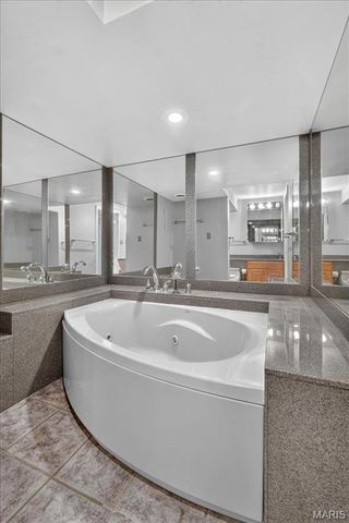 468 Falaise Drive, Creve Coeur, MO 63141