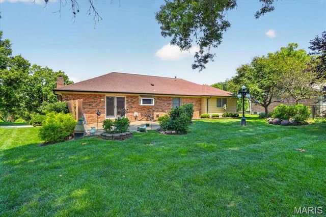 468 Falaise Drive, Creve Coeur, MO 63141