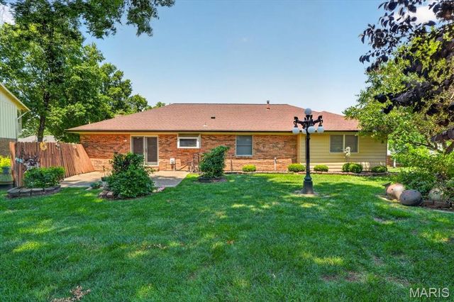 468 Falaise Drive, Creve Coeur, MO 63141