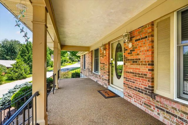 468 Falaise Drive, Creve Coeur, MO 63141