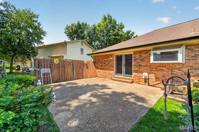 468 Falaise Drive, Creve Coeur, MO 63141
