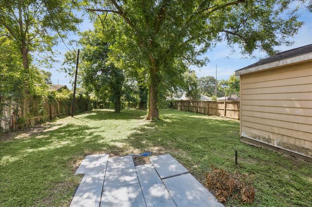 8348 Baker Drive, Houston, TX 77017