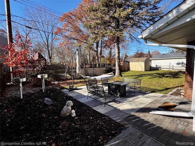 1066 Virginia Avenue, Marysville, MI 48040