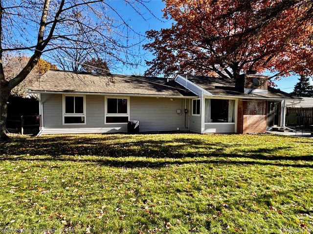 1066 Virginia Avenue, Marysville, MI 48040