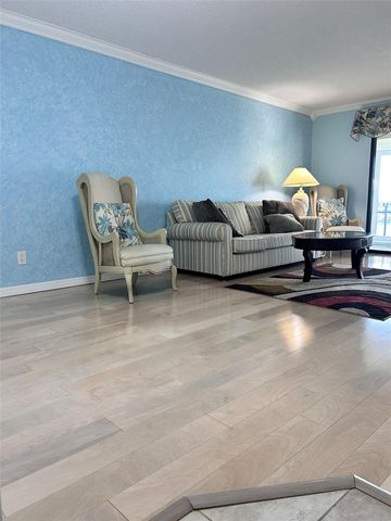 868 BAYWAY BOULEVARD 304, Clearwater Beach, FL 33767