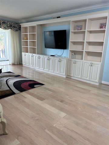 868 BAYWAY BOULEVARD 304, Clearwater Beach, FL 33767