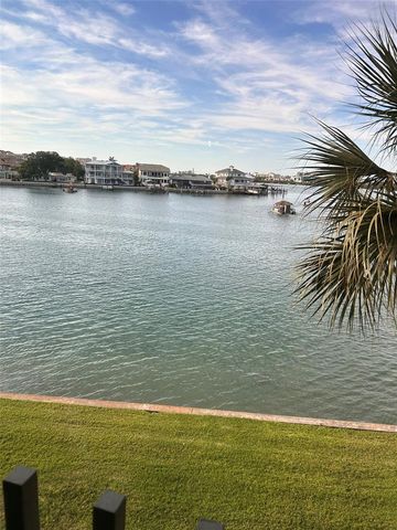 868 BAYWAY BOULEVARD 304, Clearwater Beach, FL 33767