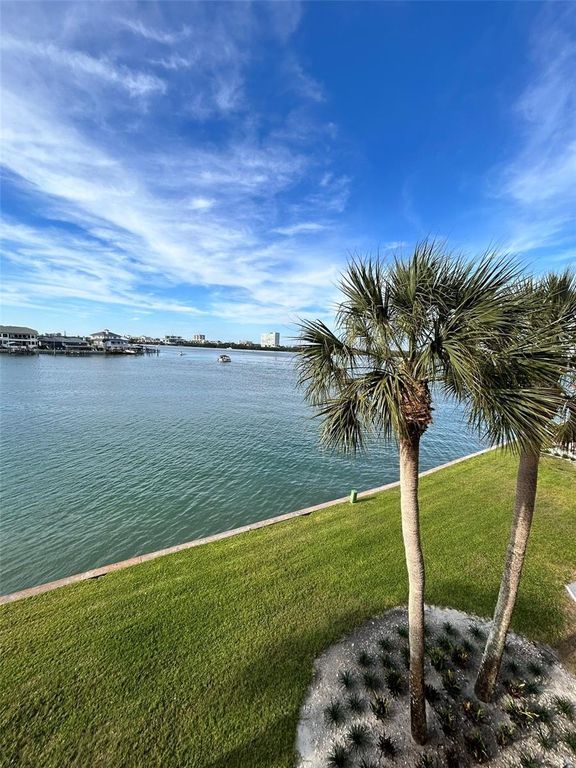 868 BAYWAY BOULEVARD 304, Clearwater Beach, FL 33767