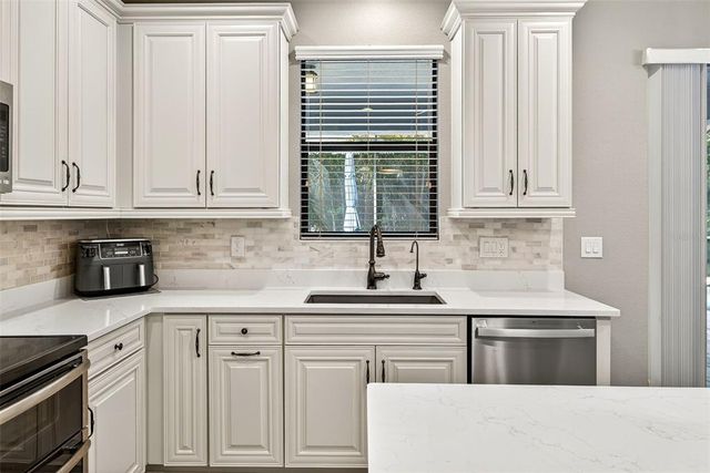 11303 LAZY HICKORY LANE, Tampa, FL 33635