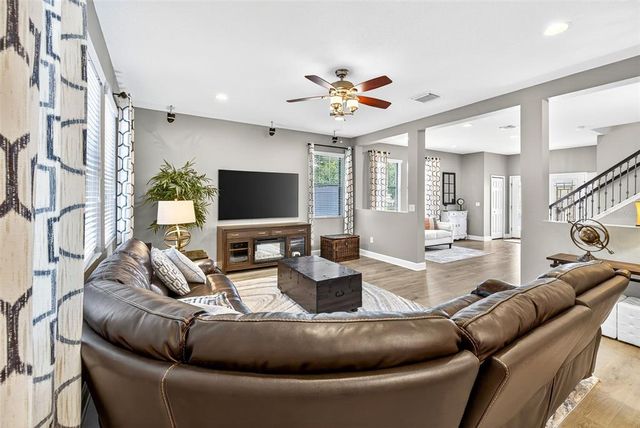 11303 LAZY HICKORY LANE, Tampa, FL 33635