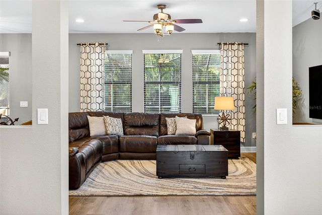 11303 LAZY HICKORY LANE, Tampa, FL 33635