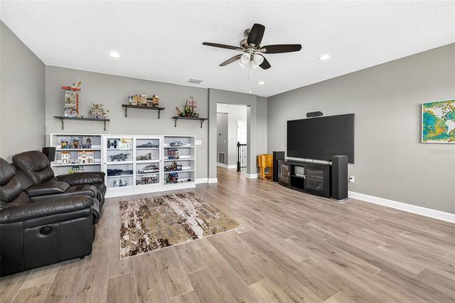 11303 LAZY HICKORY LANE, Tampa, FL 33635