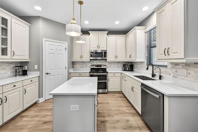 11303 LAZY HICKORY LANE, Tampa, FL 33635