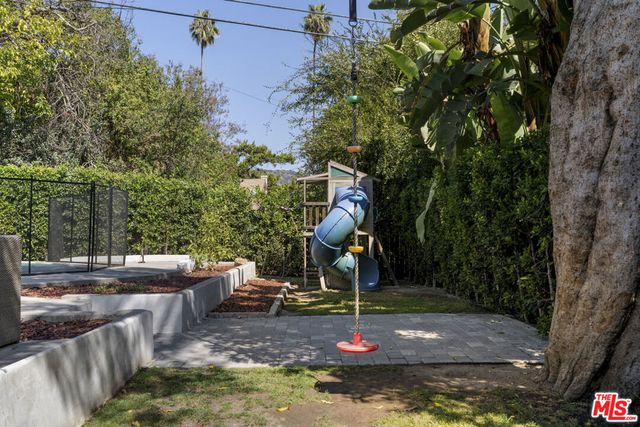 2423 Ridgeview Avenue, Los Angeles, CA 90041