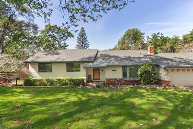 1635 Country Club Dr, Placerville, CA 95667