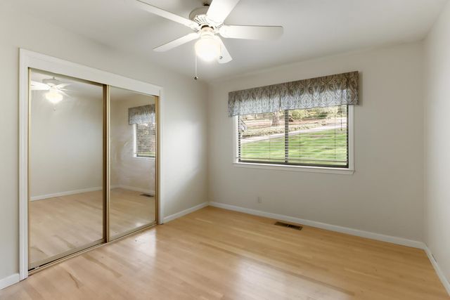 1635 Country Club Dr, Placerville, CA 95667