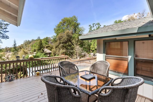 1635 Country Club Dr, Placerville, CA 95667
