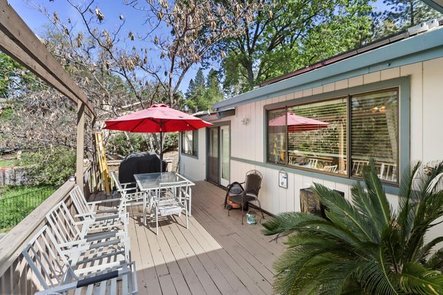 1635 Country Club Dr, Placerville, CA 95667