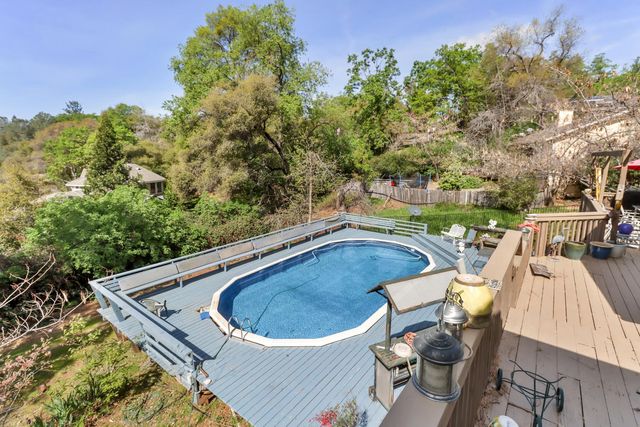 1635 Country Club Dr, Placerville, CA 95667