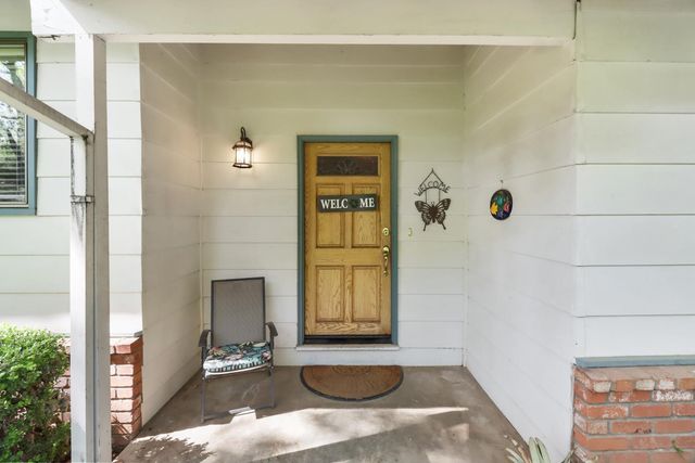 1635 Country Club Dr, Placerville, CA 95667