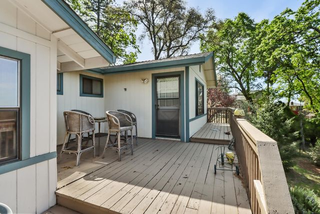 1635 Country Club Dr, Placerville, CA 95667