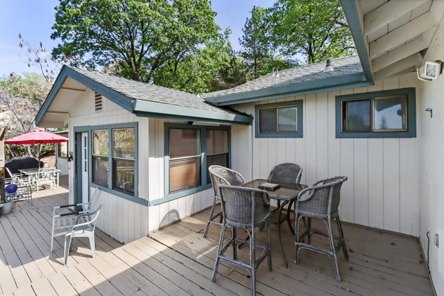 1635 Country Club Dr, Placerville, CA 95667