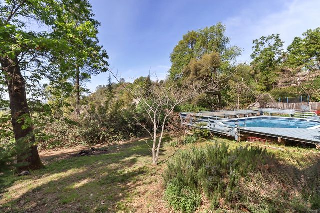 1635 Country Club Dr, Placerville, CA 95667