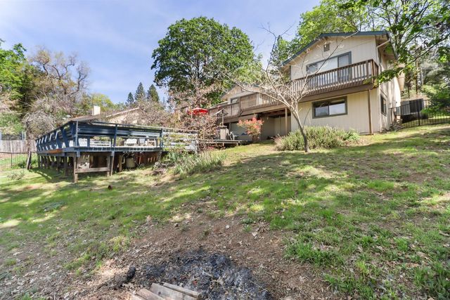 1635 Country Club Dr, Placerville, CA 95667