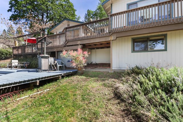 1635 Country Club Dr, Placerville, CA 95667