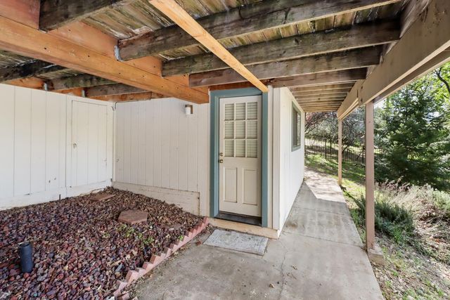 1635 Country Club Dr, Placerville, CA 95667