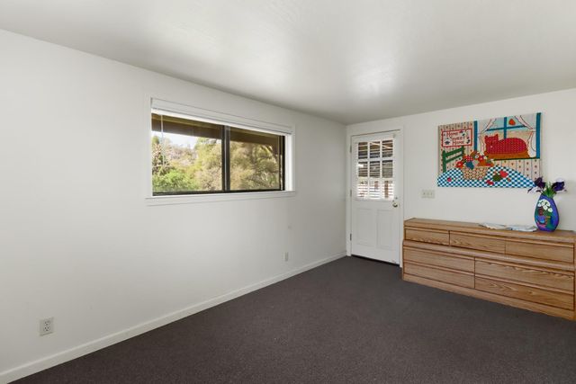 1635 Country Club Dr, Placerville, CA 95667