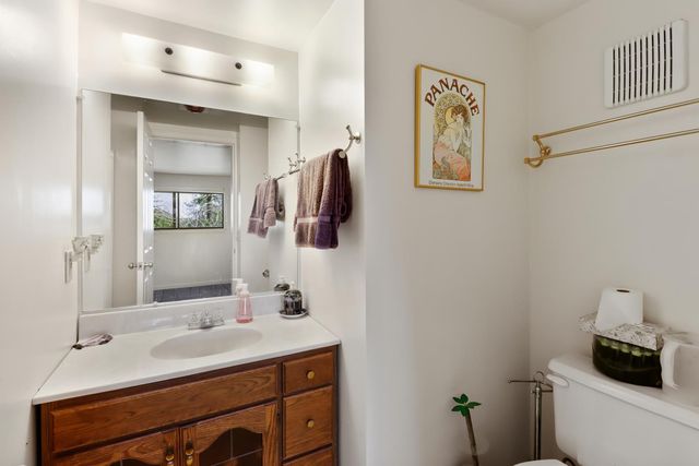 1635 Country Club Dr, Placerville, CA 95667