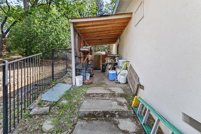 1635 Country Club Dr, Placerville, CA 95667