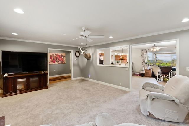 1635 Country Club Dr, Placerville, CA 95667