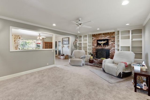 1635 Country Club Dr, Placerville, CA 95667