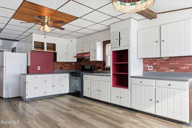 31 Carey Avenue, Hoosick Falls, NY 12090