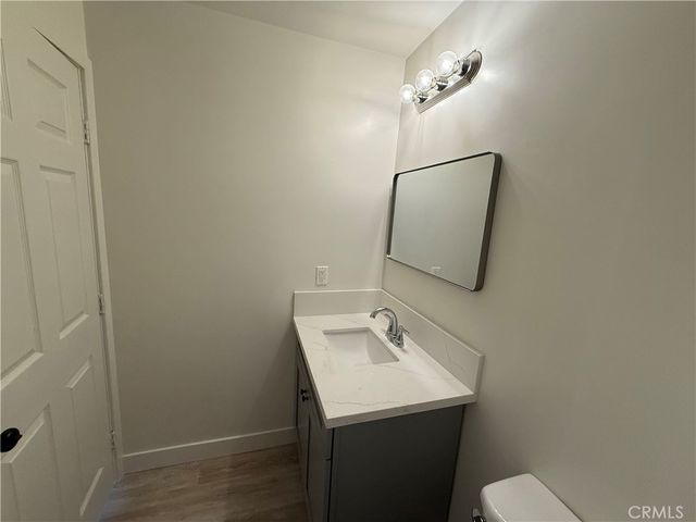 7031 Bellaire Ave, North Hollywood, CA 91605