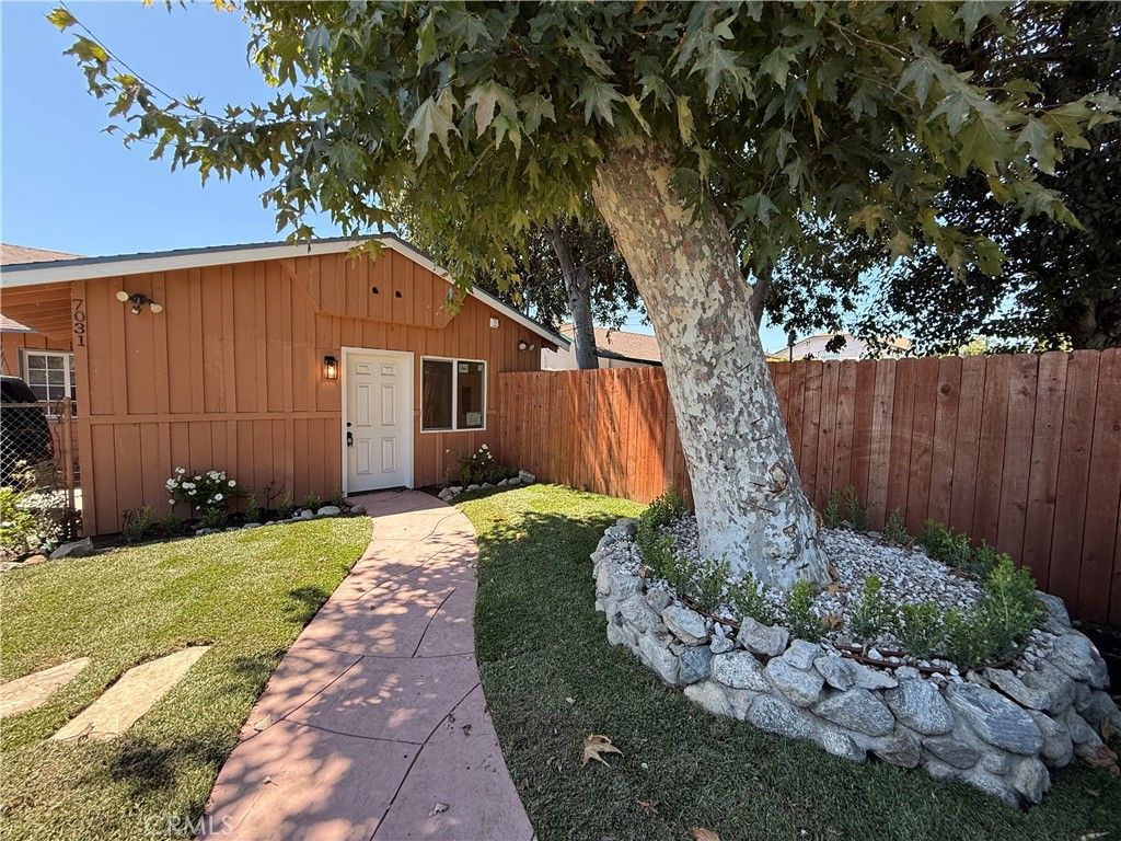 7031 Bellaire Ave, North Hollywood, CA 91605