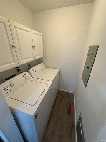 10365 Sunset Lane, Osceola, IN 46561